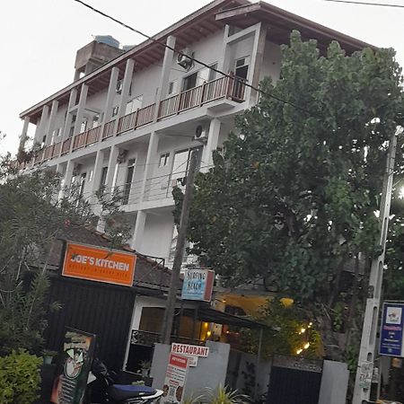 Hotel Remember Хіккадува Екстер'єр фото