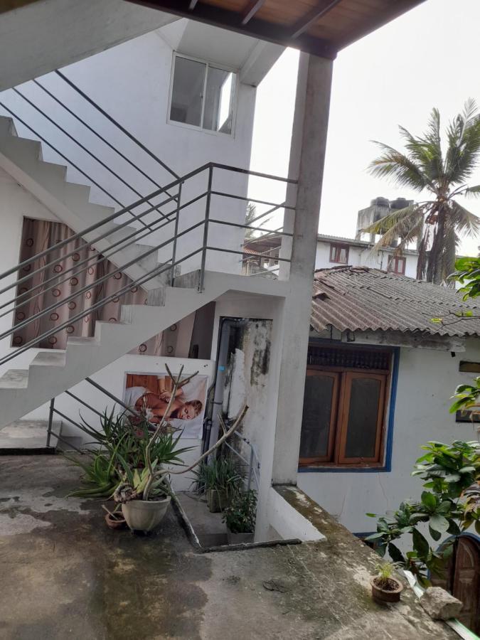 Hotel Remember Хіккадува Екстер'єр фото