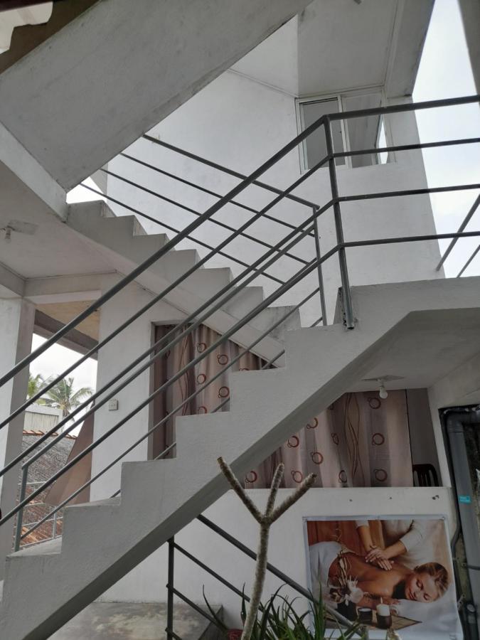 Hotel Remember Хіккадува Екстер'єр фото