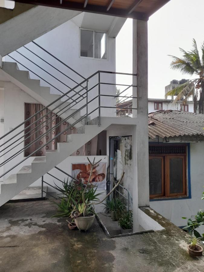 Hotel Remember Хіккадува Екстер'єр фото